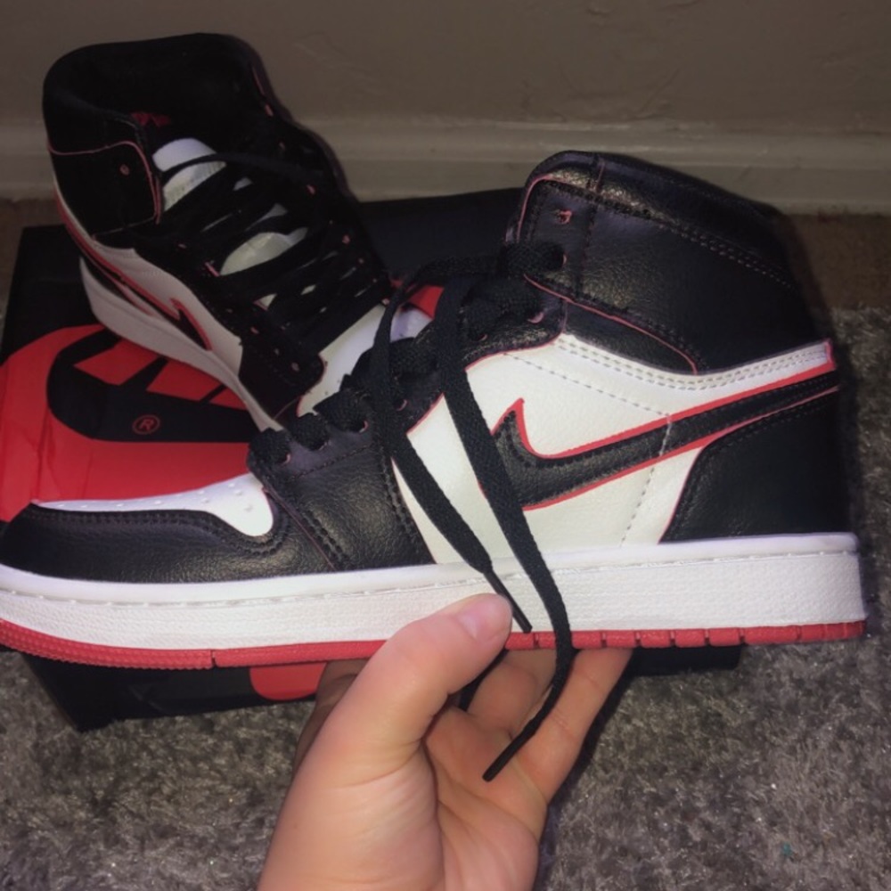 Nike Air Jordan 1 Retro High OG Bloodlin 5.5